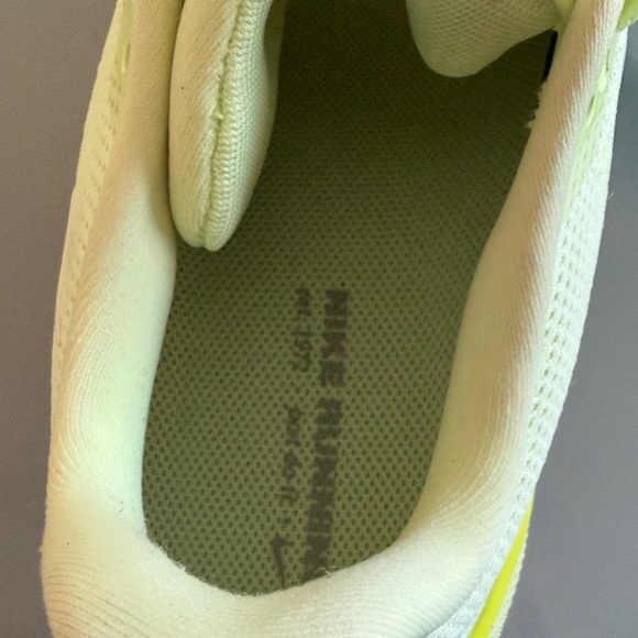 Nike Women's Air Zoom Pegasus Sneakers Running Shoes Size 10 - Picture 9 of 10